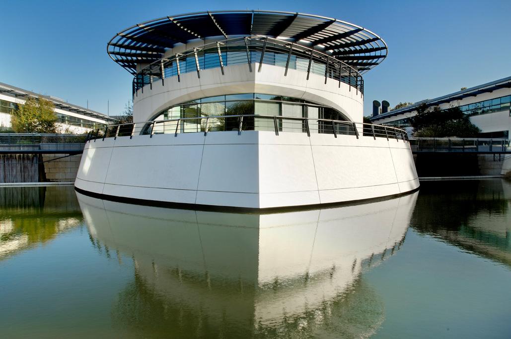 Lyon Campus Verrazzano vue de la "proue" d'un des bâtiment